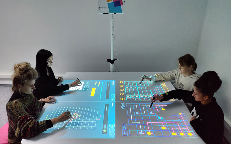 Smartfloor interactive table